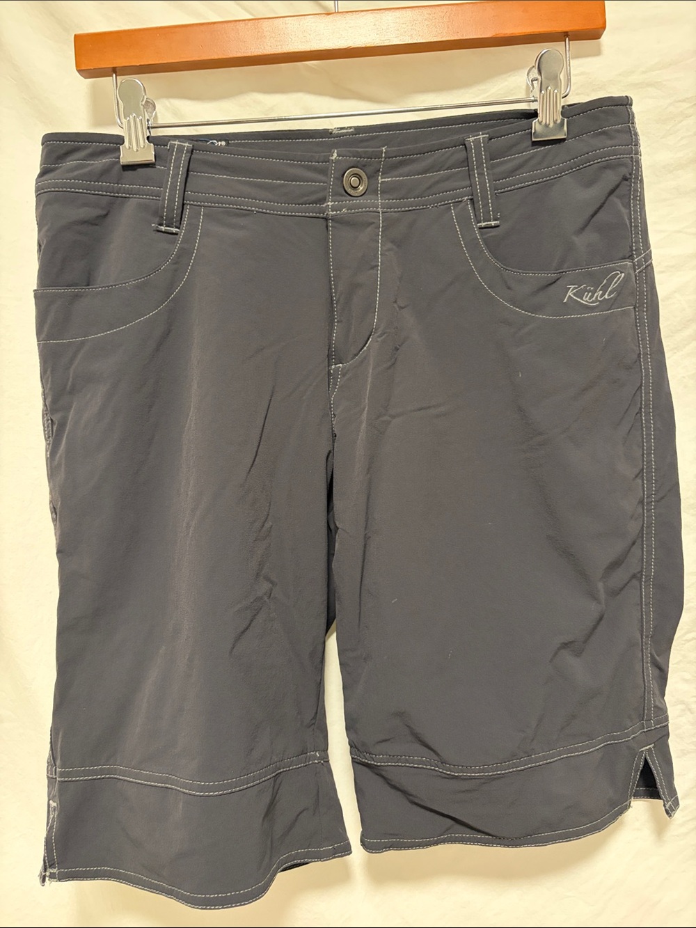 EUC Kühl Women's Charcoal Gray Outdoor Bermuda Shorts size 10